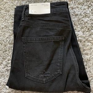 American eagle mom jean - x-long high rise comfort stretch waistband. Size 6